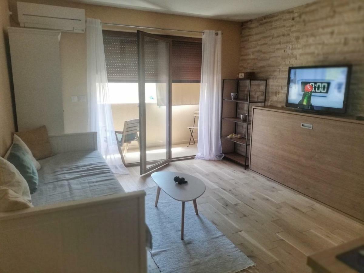 Apartman Matan, Postira Bagian luar foto
